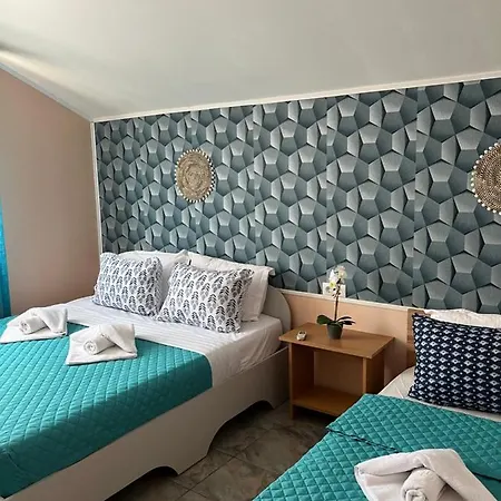 Crinis Guest house 3*